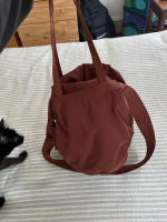 UNIQLO U BUCKET BAG (LARGE)