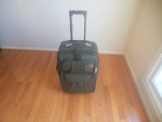 American 22" Expandable Rolling Carry On Suitcase/ Luggage w/ Handle