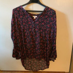 Ladies Apparel/Shirts/Tops