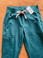 Figs NWT Women’s Scrub Set(XS)