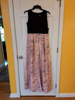 New Melrose Social Size 4 Gown