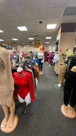 Clothing store closing in connecticut post mall