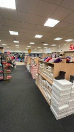 Clothing store closing in connecticut post mall