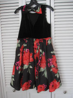 HOLIDAY-Beautiful SZ 16 Girls Zuni Brand  Dress Like NEW!
