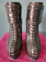 YVES SAINT LAURENT Lace up Booties