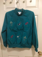 Ladies green mock neck pullover top XL