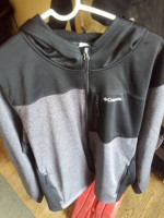 EXCELLENT CONDITION COLUMBIA 4 POCKET LONG SLEEVE HOODIE