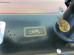 NICE VINTAGE NEW HOME LIGHT RUNNING SEWING MACHINE ORNATE WOOD CABINET