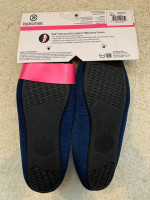 NWT - Isotoner Memory Foam Slippers - size Large (8-9)