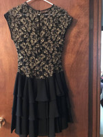 Black and gold evening dress - Size 10