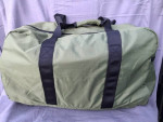 The Ridge Ripstop Duffle Bag in Olive Green with USB NWT