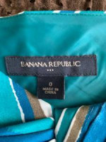 Banana Republic SZ 0 Sleeveless Blue/Beige/White Striped Shirt