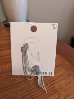 Rhinestone Box Chain Ear Cuff