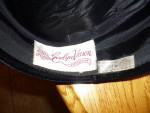 Rose Themed Hat Box & 3 Designer Vintage Hats