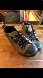 Converse / chucks. Men’s size 4. Women’s size 6. Grey blue and lime gr