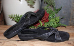 LIKE NEW Ladies SIZE 8 Black Studded Flip Flop Sandal