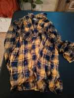 Women's large/Xtra large clothing. 10 items