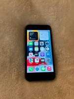 Apple iPhone 8 (Unlocked)