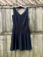 Ann Taylor Sleeveless V-Neck Petite Black Dress Size 0P - Excellent Co