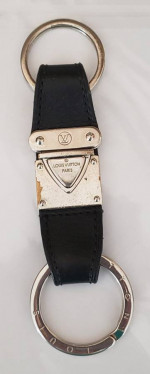 LOUIS VUITTON Black Leather & Silver Metal Key Ring