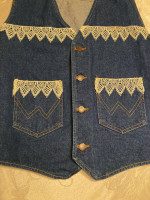 L@@K! Wrangler Women’s Blue Jean Denim Vest with Lace Trim Size M - Rodeo Time