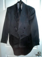 Formal tuxedo w/ long tail