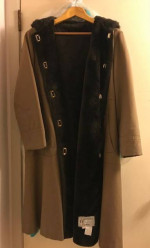 Warm Winter Coat- Fits all-Perfect condition~ Full Length-1980s