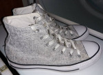Converse All-Star Women's Size 8 Hi-Tops - Pre-Owned
