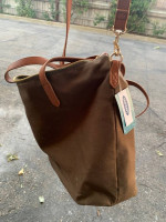 Old Navy purse with zippered top—new with tags