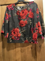 Karen Kane Gorgeous top - dress up or down - LIKE NEW