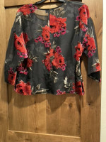 Karen Kane Gorgeous top - dress up or down - LIKE NEW