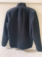 new Under Armour thick fleece top _man M size