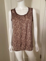 JONES NEW YORK ANIMAL PRINT TOP Size Small