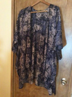 Kirious kimono type top size medium/ large