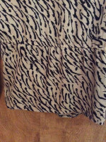 5/48 abstracted animal print top size large