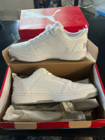 Puma White or Black Low Top Mens 10