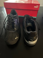 Puma White or Black Low Top Mens 10