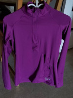 New Hard Wear Mountain women's athletic top size  xsmall