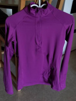 New Hard Wear Mountain women's athletic top size  xsmall