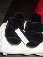New-never worn; Black open toe memory foam/fuzzy Slippers - Size 6