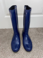 New Authentic UGG Women's Shaye Rain Boot w/ Sheepskin Lining - Size 8