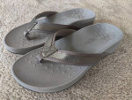 Vionic High Tide Women's Size 9 Gray Platform Flip Flops Thongs Sandal