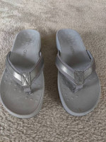 Vionic High Tide Women's Size 9 Gray Platform Flip Flops Thongs Sandal