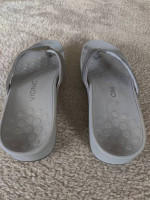 Vionic High Tide Women's Size 9 Gray Platform Flip Flops Thongs Sandal