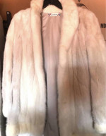 VINTAGE GLAMOUROUS FUR COAT WRAPPED AROUND YOU