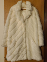 GORGEOUS Women's Faux Fur Winter White Coat w/pockets & scarf NWOT