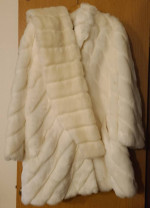 GORGEOUS Women's Faux Fur Winter White Coat w/pockets & scarf NWOT