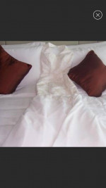 STUNNING Custom-Made Wedding Gown, MINT Condition!