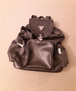 VINTAGE GUESS WOMEN'S BLACK LEATHER BACKPACK