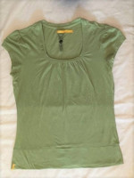 6 Piece Women's Medium Clothing